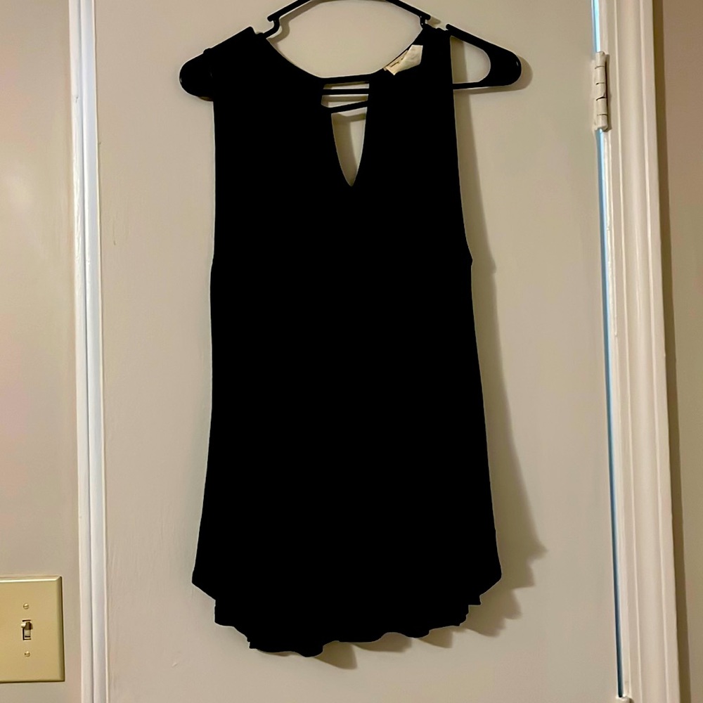 Black tank, very stretchy